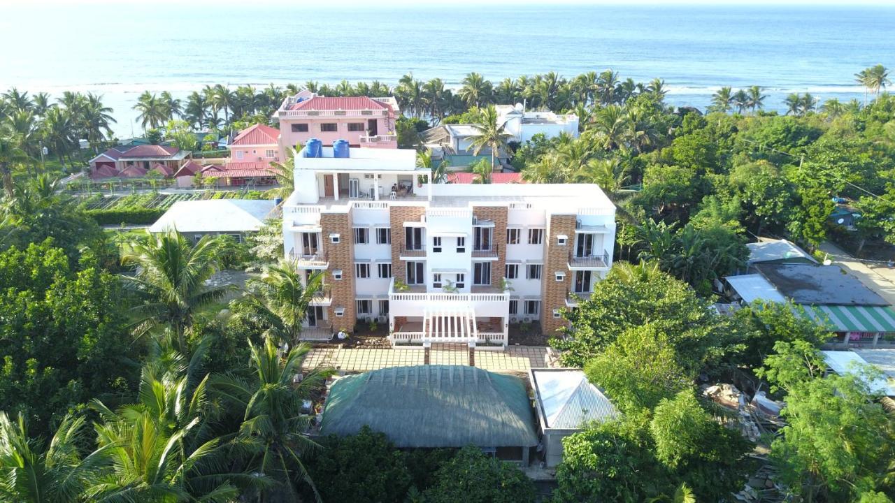 Bernardo'S Lantia Hotel Basco Exterior photo
