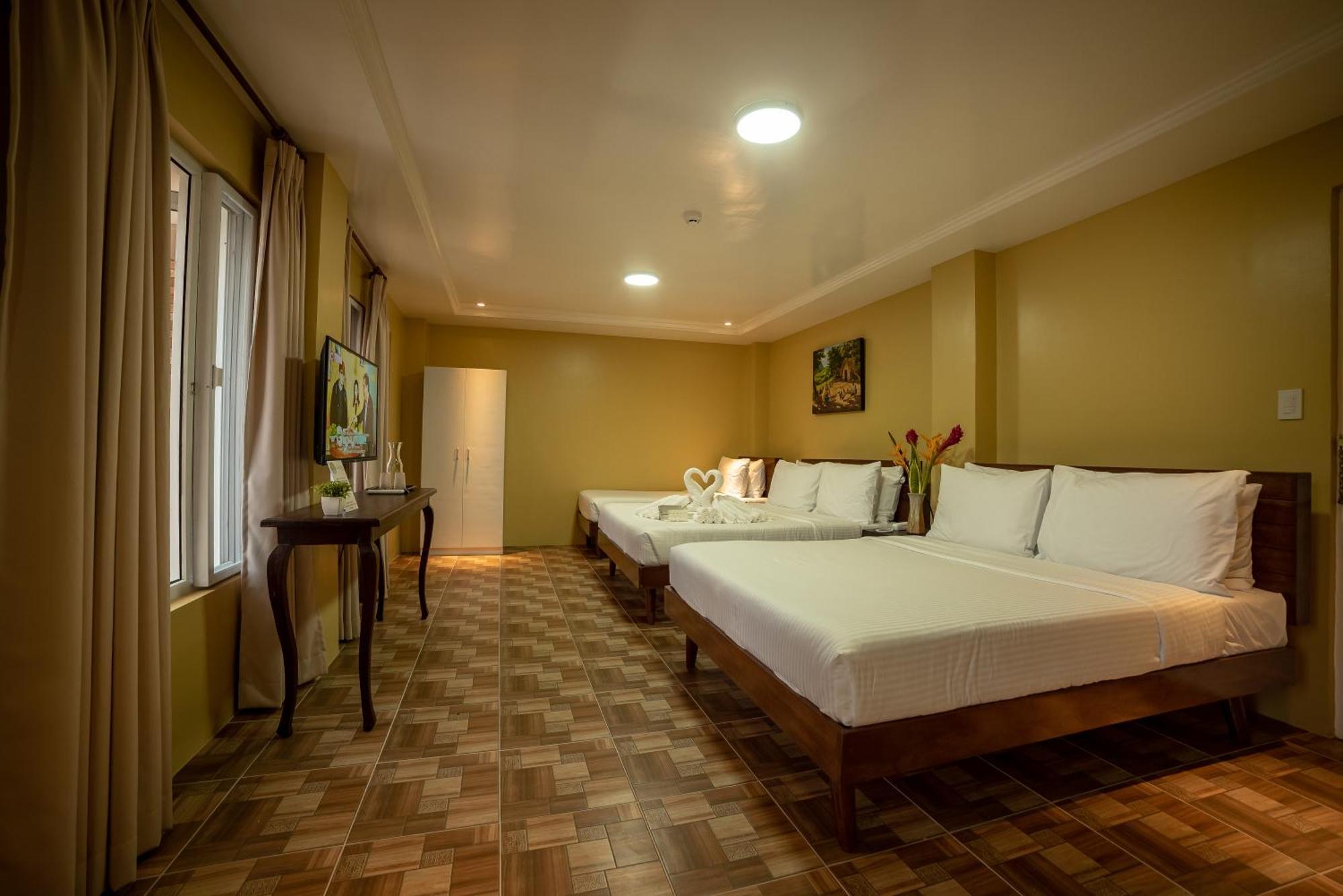 Bernardo'S Lantia Hotel Basco Exterior photo